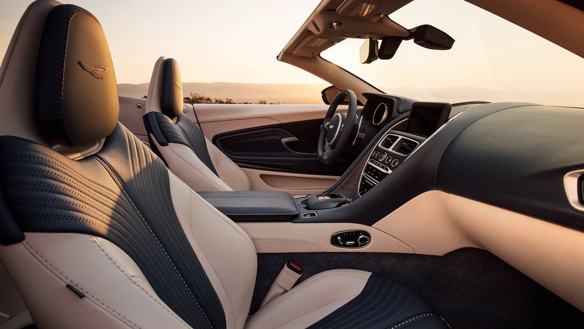 Aston Martin DB11 4.0 V8 Volante Interior