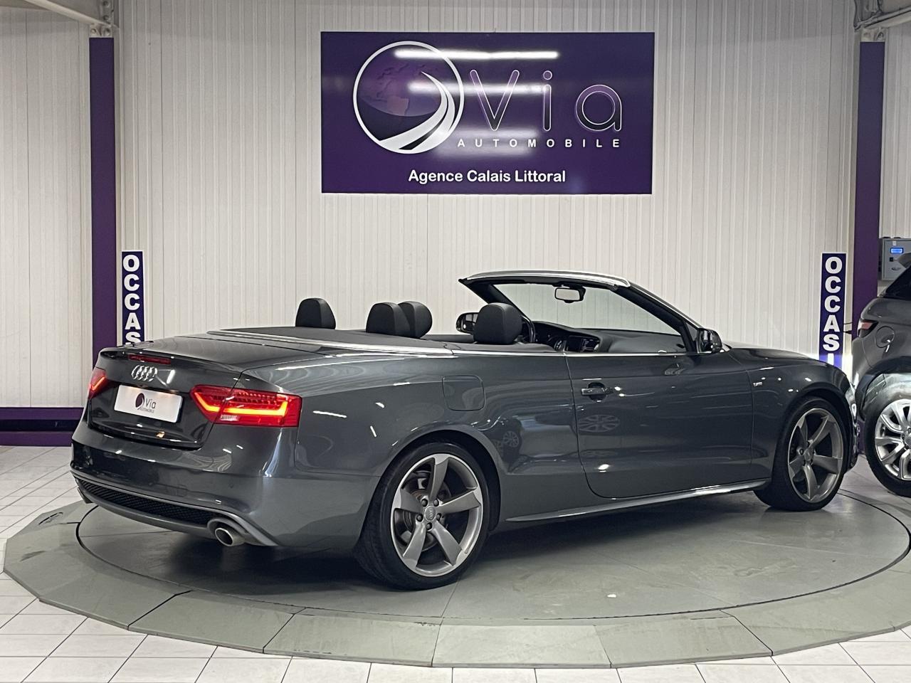 Audi A5 Cabriolet 40 TFSI S Edition Zadní pohled