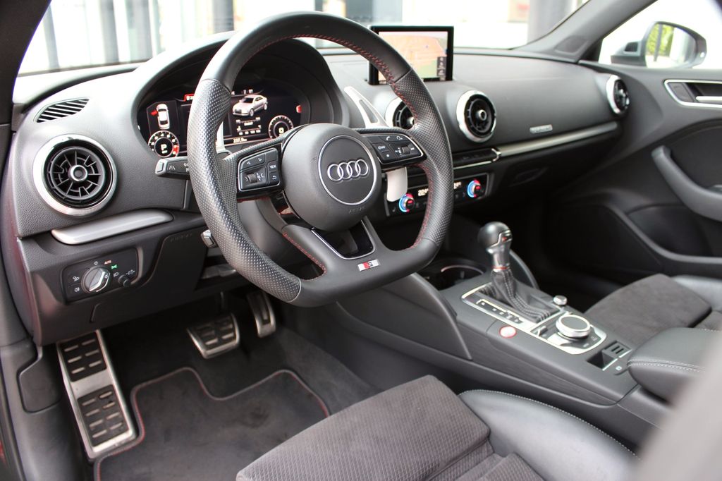 Audi S3 Limousine Quattro Edition One Interior