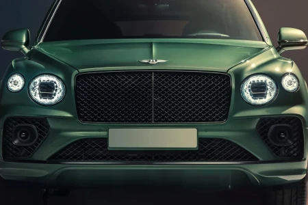 Miniaturansicht von Bentley Bentayga V8 Rückansicht