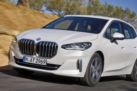 Miniaturansicht von BMW 218d Active Tourer Corporate Executive Vorderansicht