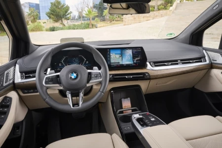 Náhľad BMW 218i Active Tourer Corporate Executive Interiér