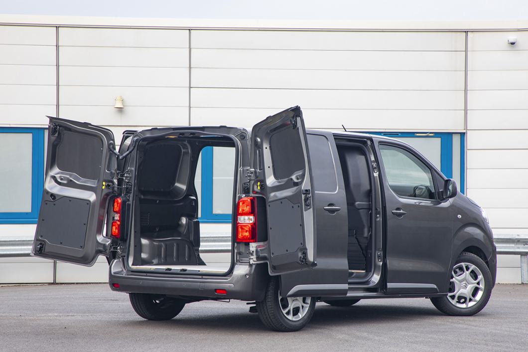 Citroen E-Jumpy Combi XL 50kWh Rear view