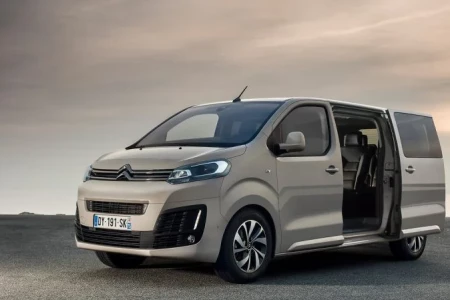 Miniaturansicht von Citroen Jumpy SpaceTourer M BlueHDi 140 Business Vorderansicht