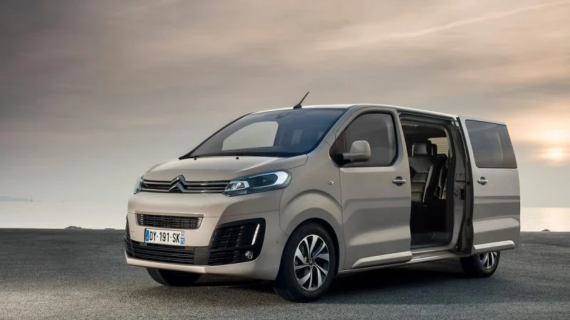 Citroen Jumpy SpaceTourer M BlueHDi 140 Business Lounge Čelní pohled