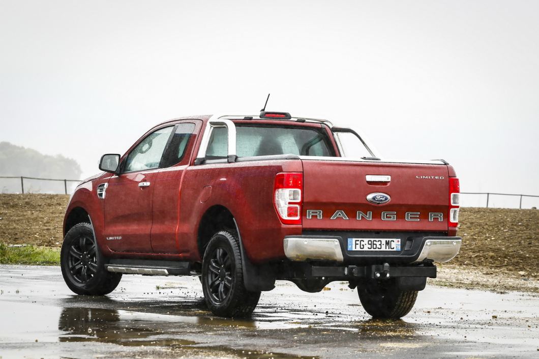 Ford Ranger Super Cab 2.0 EcoBlue 213hp Raptor Pohľad zozadu