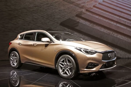Miniaturansicht von Infiniti Q30 2.2d AWD Luxe Vorderansicht