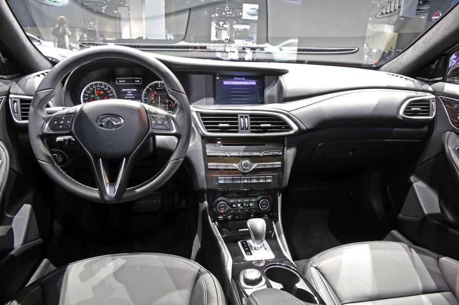 Infiniti Q30 2.2d AWD Luxe Innere