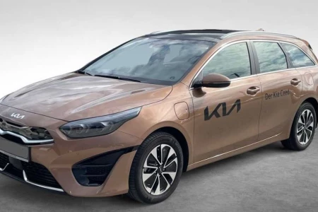 Náhled Kia Ceed Sportswagon 1.6 GDi PHEV DynamicLine Čelní pohled