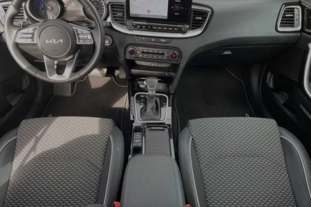 Náhled Kia Ceed Sportswagon 1.6 GDi PHEV DynamicLine Interiér