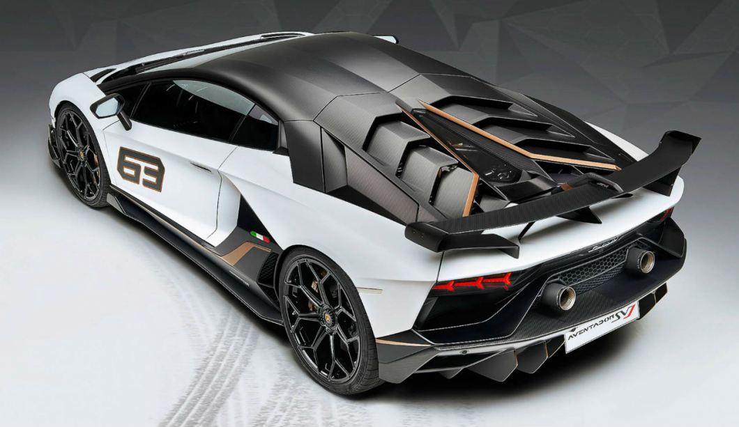 Lamborghini Aventador S Zadní pohled