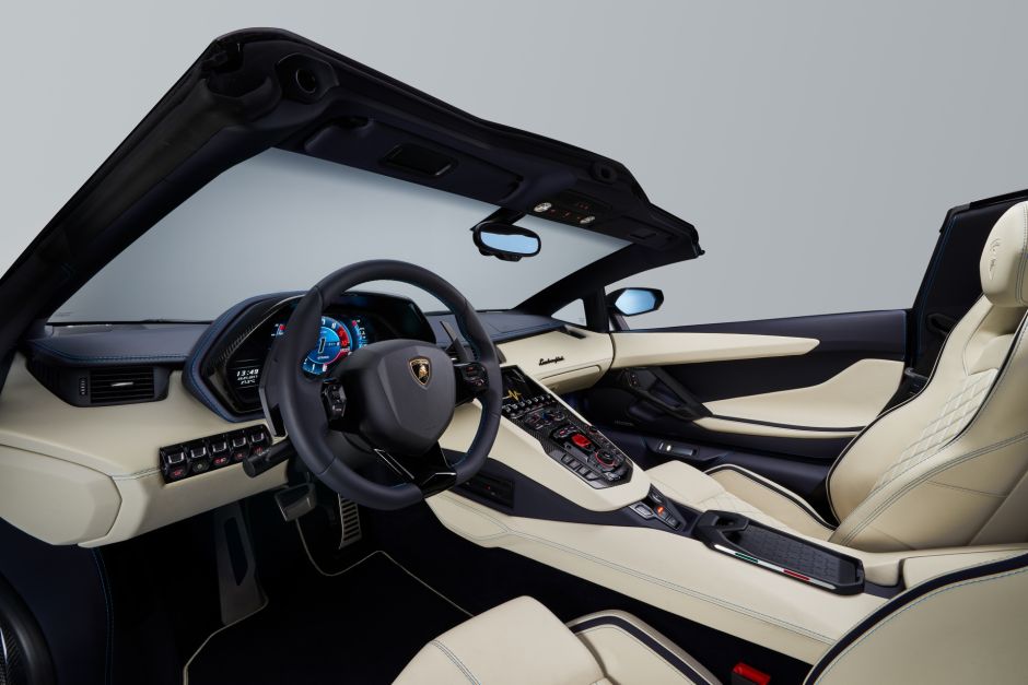 Lamborghini Aventador Roadster S Interior