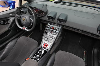 Lamborghini Huracan Spyder LP580-2 Interior