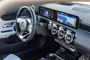 Náhľad Mercedes-Benz CLA 220 D 4MATIC Interiér