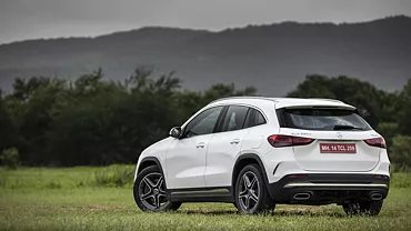 Mercedes-Benz GLA 180 D Pohľad zozadu