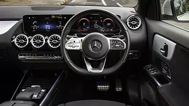 Mercedes-Benz GLA 180 D Interiér