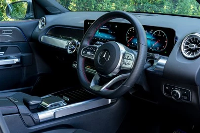 Náhľad Mercedes-Benz GLB 200 D Business Solution Interiér