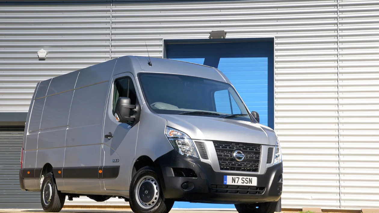 Nissan NV400 L3H3 3500 2.3 DCi 170 Acenta Čelní pohled