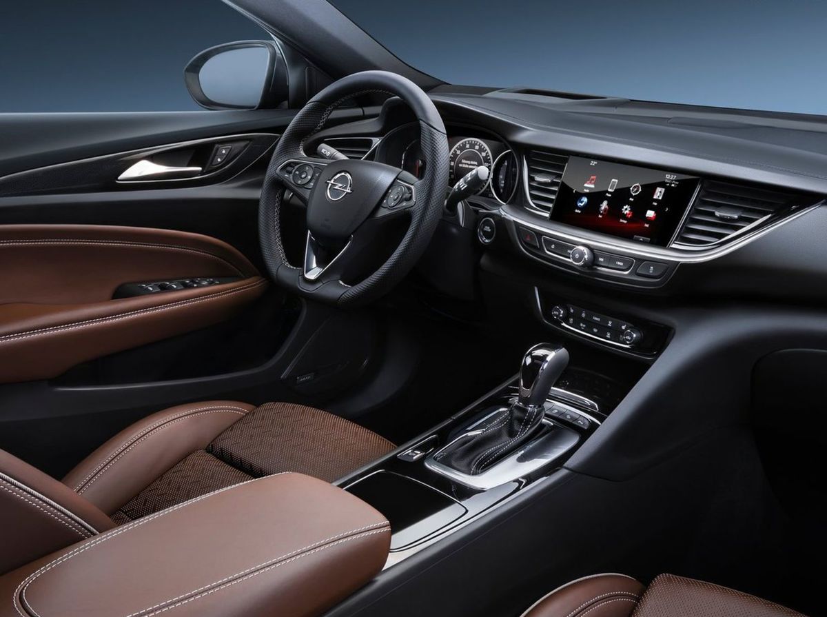 Opel Insignia Grand Sport 2.0 CDTI 174hp 4x4 Ultimate Interiér