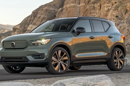 Náhľad Volvo XC40 Recharge P8 AWD Pohľad zpredu