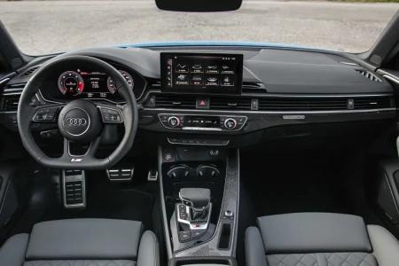 Náhľad Audi S4 TDI Quattro Interiér