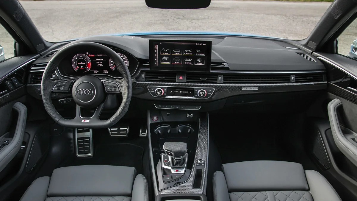 Audi S4 TDI Quattro Interiér