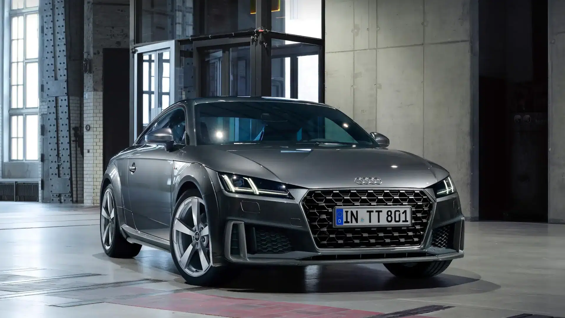 Audi TT Coupe 45 TFSI Pro Line S Competition Čelní pohled