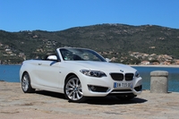 BMW M240i XDrive Cabrio Čelní pohled