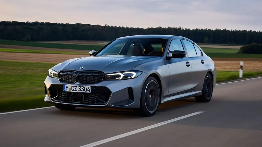 BMW 330e XDrive Čelní pohled