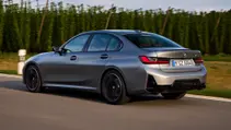 BMW 330e XDrive Zadní pohled