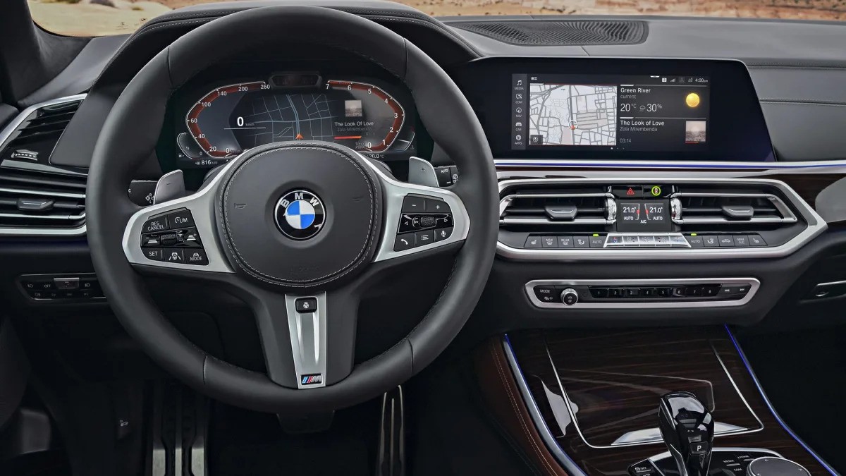 BMW X5 M Competition Interiér