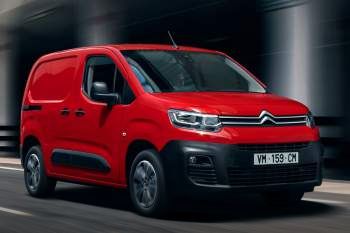 Citroen Berlingo XL PureTech 110 Club Front view