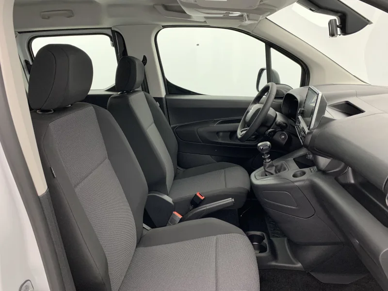 Citroen Berlingo 1.5 BlueHDi 100 Driver Interior