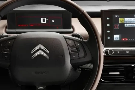 Miniaturansicht von Citroen C4 Cactus BlueHDi 100 C-Series Innere