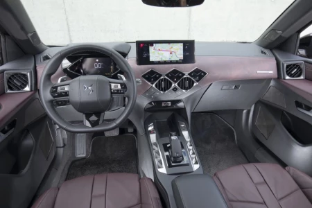 Miniaturansicht von DS DS3 Crossback PureTech 130 Performance Line Innere