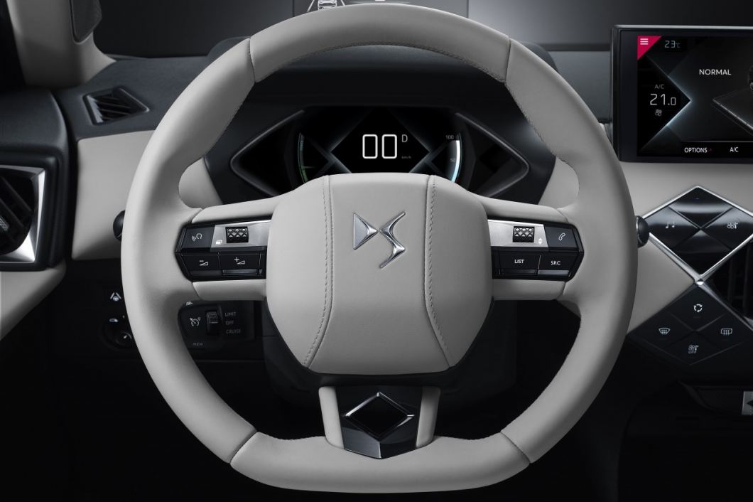 DS DS3 Crossback E-Tense So Chic Interiér