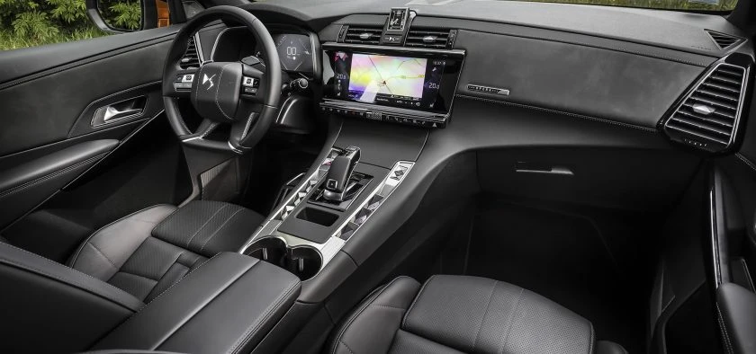 DS DS7 Crossback PureTech 130 So Chic Interiér