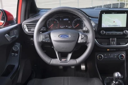 Miniaturansicht von Ford Fiesta 1.0 EcoBoost 95hp Titanium X Innere