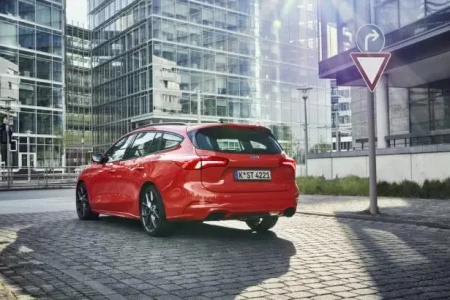 Náhled Ford Focus Wagon 1.0 EcoBoost 125hp MHEV ST Line X Business Zadní pohled
