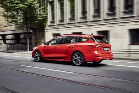 Náhled Ford Focus Wagon 1.0 EcoBoost 125hp MHEV ST Line X Business Čelní pohled