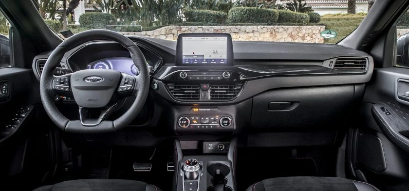 Ford Kuga 1.5 EcoBoost 150hp Titanium Interiér
