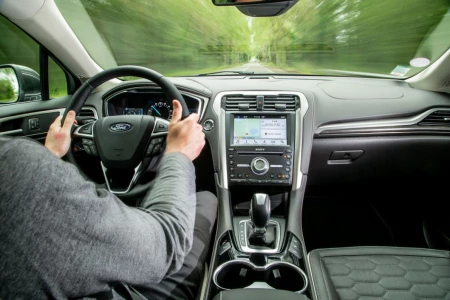 Miniaturansicht von Ford Mondeo Hybride Vignale Innere