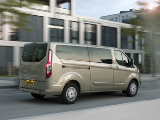 Ford Transit Custom Kombi L1H1 PHEV Trend Zadní pohled