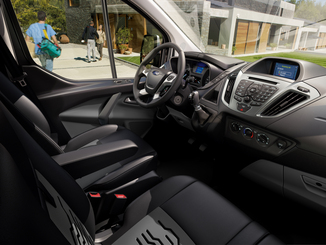 Ford Transit Custom Kombi L1H1 PHEV Trend Interiér