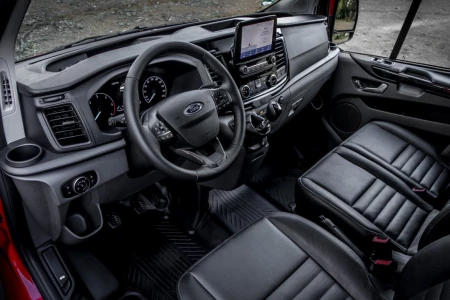 Náhled Ford Transit Custom L2H1 290 185hp Sport Interiér