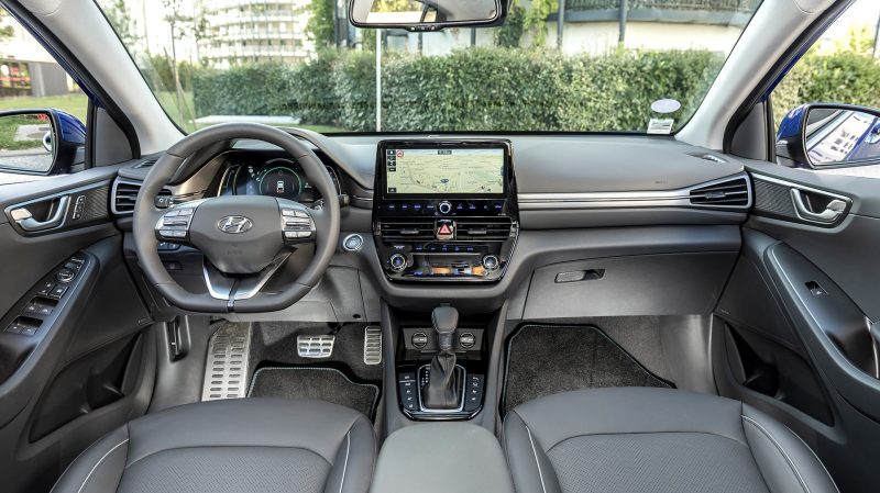 Hyundai Ioniq 1.6 GDI PHEV Premium Design Interiér