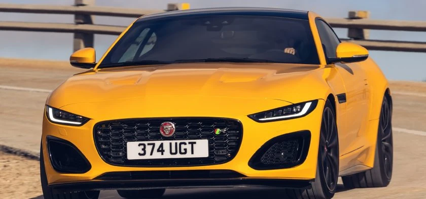 Jaguar F-type Convertible P450 AWD R-Dynamic Pohľad zpredu