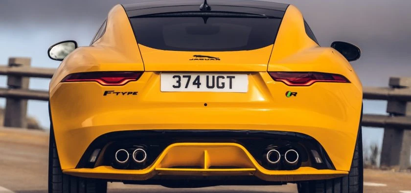Jaguar F-type Convertible P450 AWD R-Dynamic Pohľad zozadu