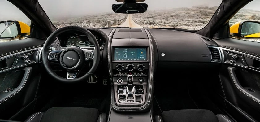 Jaguar F-type Convertible P450 AWD R-Dynamic Interiér