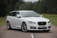 Jaguar XF Sportbrake D200 AWD Dynamic HSE Front view